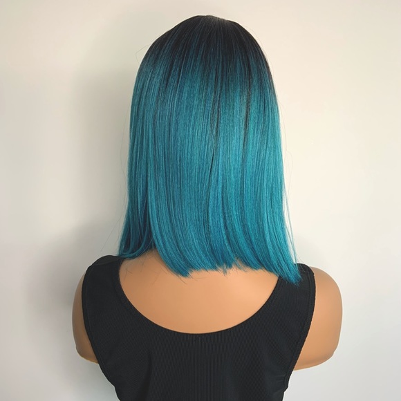 Very Pretty 16” Ombre Turquoise Blue Angled Bob Synthetic Lace Front Wig - Picture 8 of 8